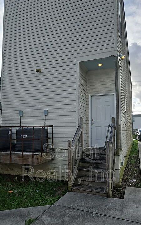 1st image of 3511 Hamburg St