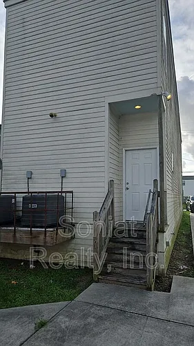 3511 Hamburg St Photo 1