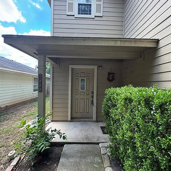 3200 Crownover St — Photo 2