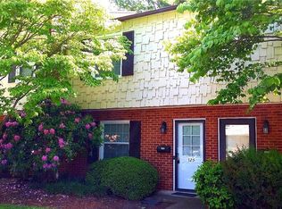 125 Vineyard Park Rd, Winston Salem, NC 27104