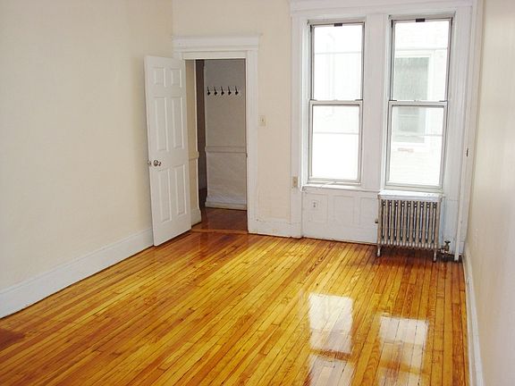 2nd image of 276 Sackett St APT 2L