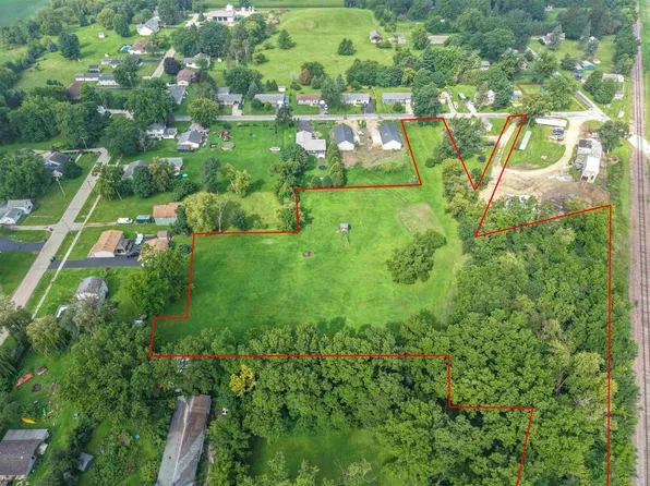 Ballard St, Sharon, WI 53585
