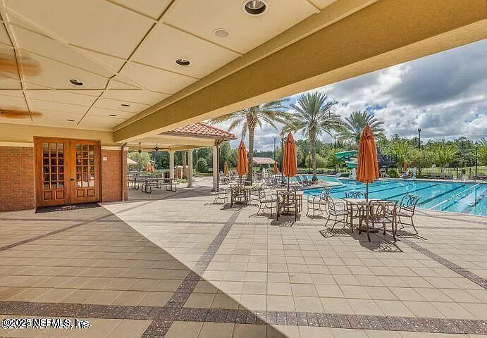 526 Richmond Dr — Photo 25