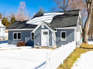 38 Peckham Rd, Poughkeepsie, NY 12603