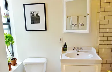 Rented by R New York