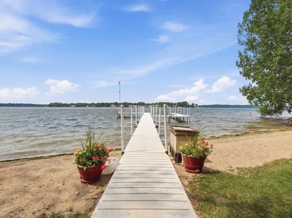 6 1st St, Excelsior, MN 55331