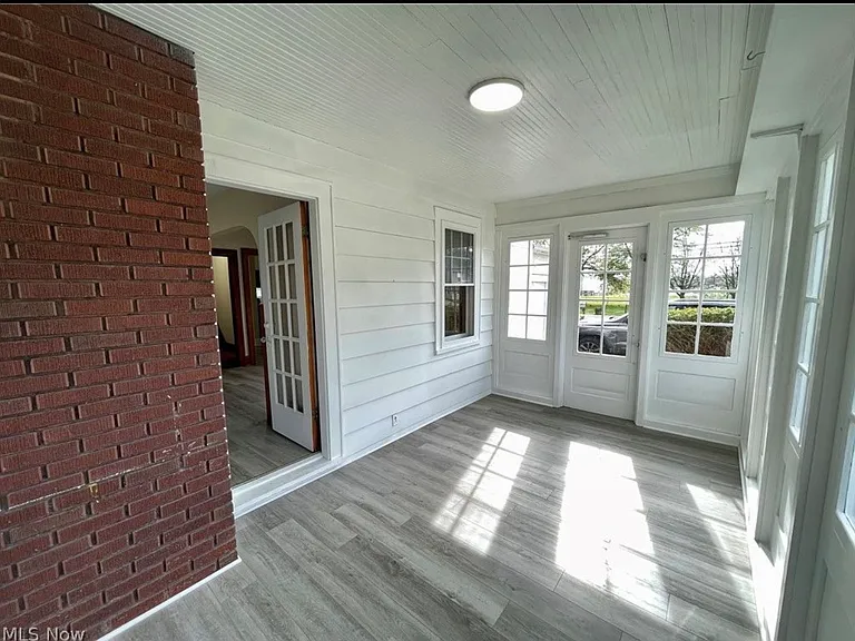 844 Cordova Ave — Photo 11