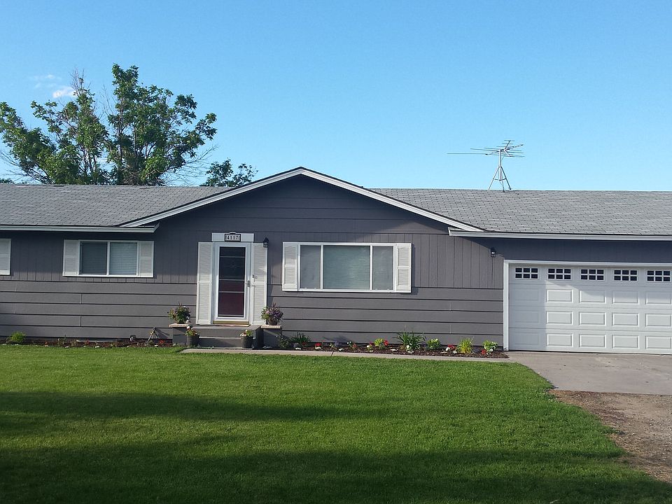 Beautiful yard and home