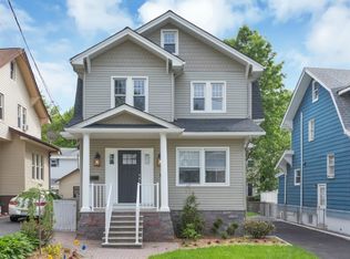 11 Sunderland Ave, Rutherford, NJ 07070