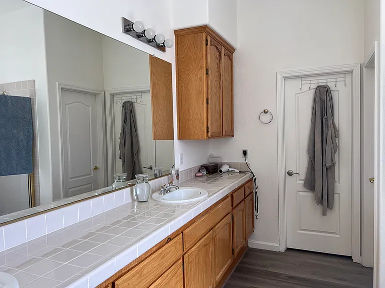 8037 Bester Ct — Photo 12