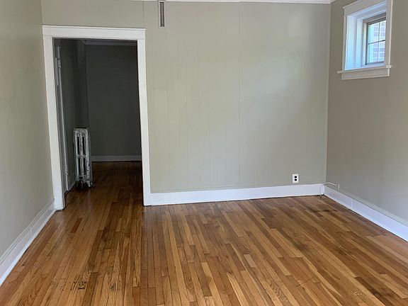 2nd image of 838 W Sunnyside Ave APT 1E