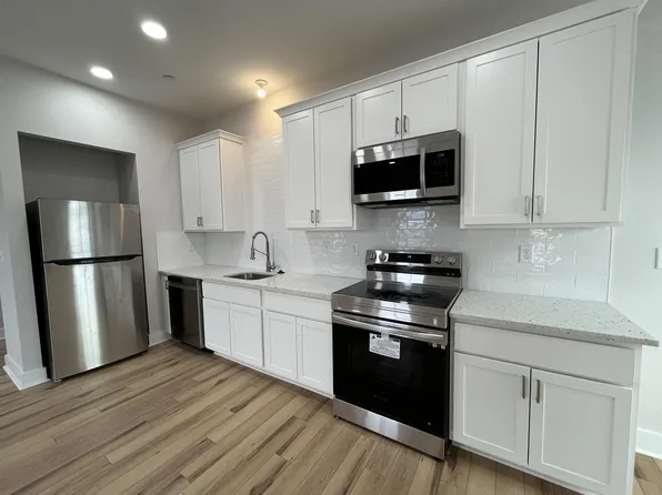 515 E Washington St Unit 4, Charles Town, WV 25414