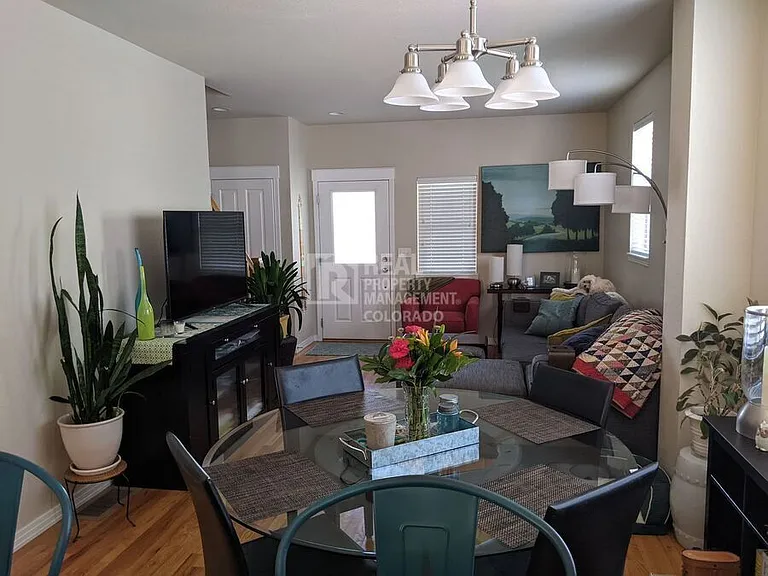 525 Homestead St — Photo 15
