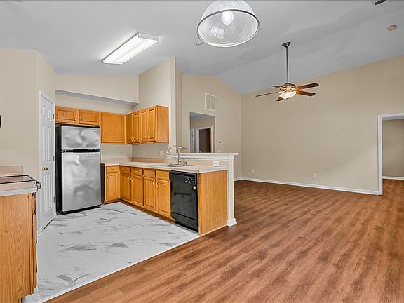5th image of 3614 Thornaby Cir