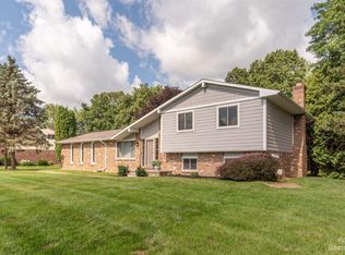 1627 Harold Ln, Howell, MI 48843