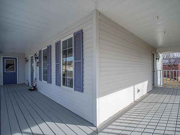 5th image of 627 Cambridge Drive