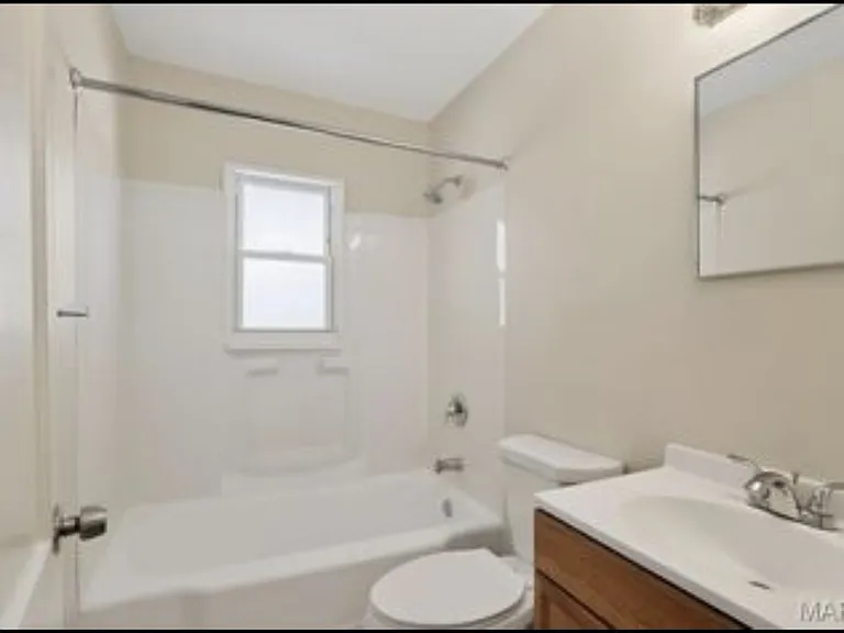 405 Estelle Ave — Photo 6