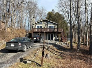 2217 Highpoint Dr, Lake Ariel, PA 18436