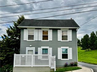 216 Monroe St, Freemansburg, PA 18017