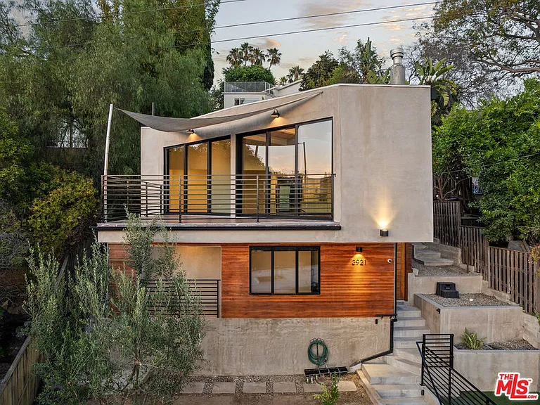 3921 Clayton Ave — Photo 2