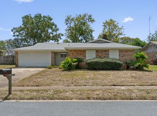 137 Deville Dr, Mary Esther, FL 32569