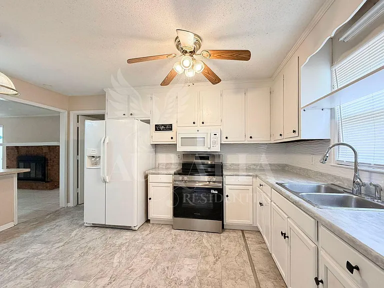 1408 Imperial Dr — Photo 3