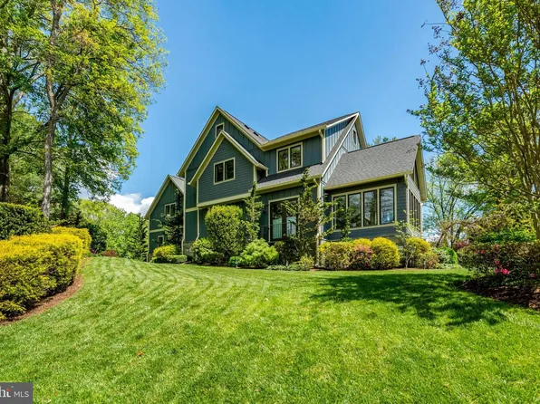 1712 Abbey Oak Dr, Vienna, VA 22182