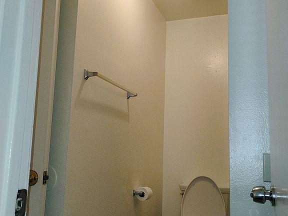 2nd image of 655 W Ashlan Ave APT 204