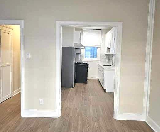 4th image of 1631 Chestnut St APT 4