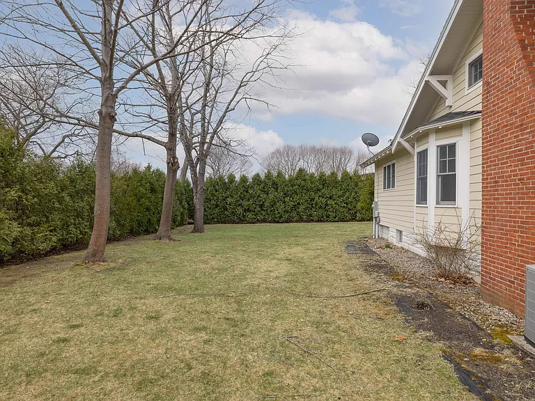 808 Central Rd — Photo 17