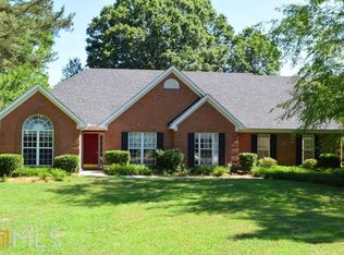 110 Helena Ct, Fayetteville, GA 30215