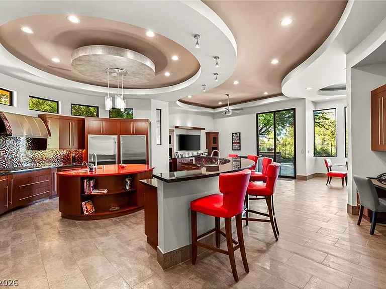 2 Castle Oaks Ct — Photo 15