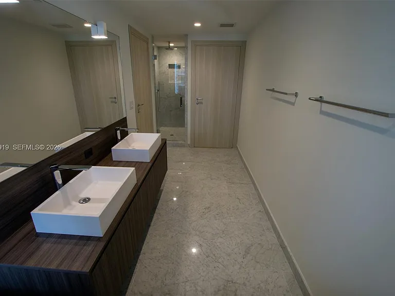 1000 Brickell Plz #2809 — Photo 4