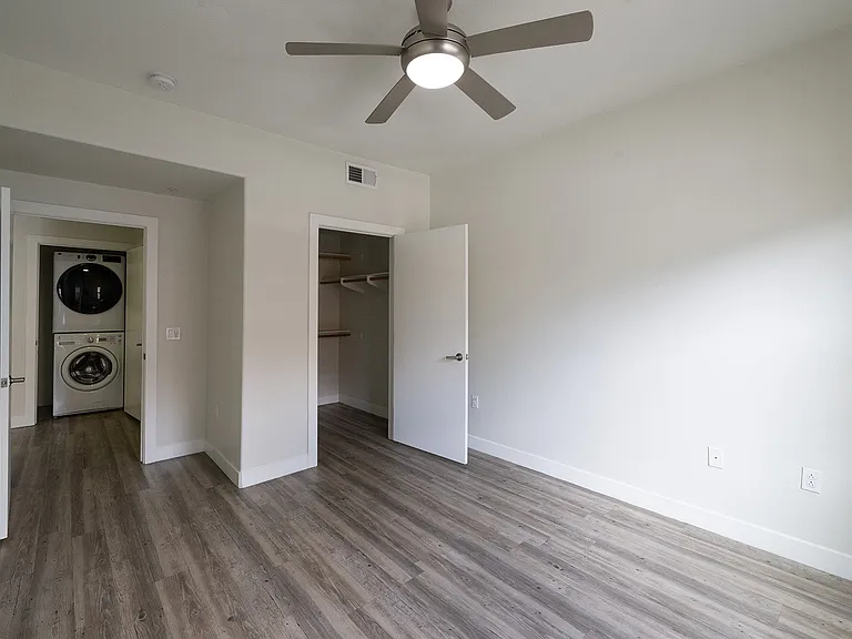 Urbana East Village Rental Flats — Photo 36