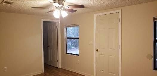 4th image of 3806 W Lee St