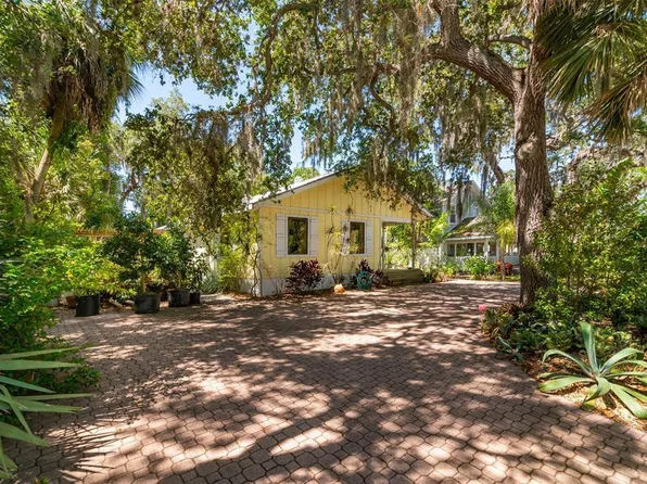 1644 Hillview St, Sarasota, FL 34239