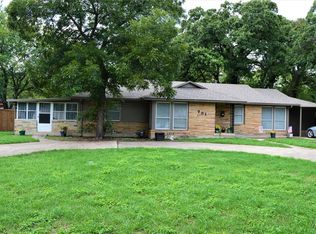 701 Roberts Cut Off Rd, River Oaks, TX 76114