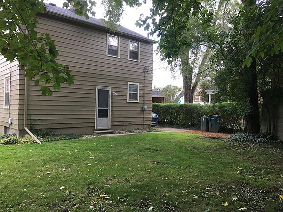 2nd image of 1075 Lincoln Ct