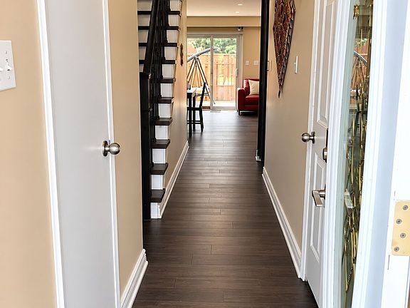 2nd image of 5 Foster Cres #5