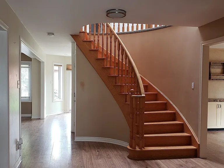 131 Ferndale Dr S — Photo 10