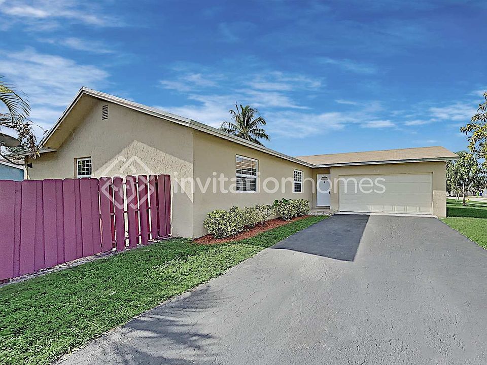 1st image of 10940 NW 21st St