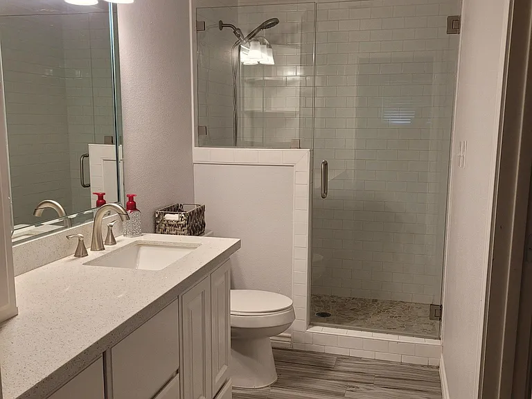 1000 Camelot Dr — Photo 7