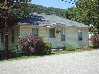 5th image of 193 Brown St