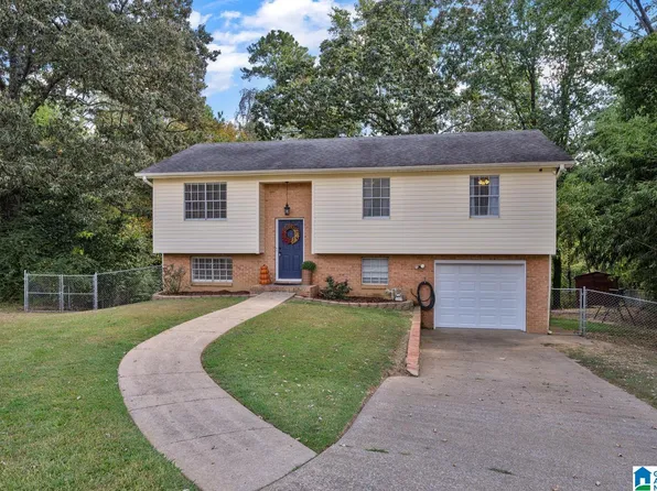 201 Gardenbrook Cir, Gardendale, AL 35071