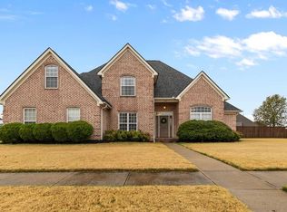 406 Cedar Chase Dr, West Memphis, AR 72301