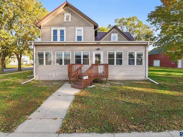 420 W 7th St, Canton, SD 57013