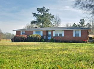 154 Lewis Rd, Deatsville, AL 36022