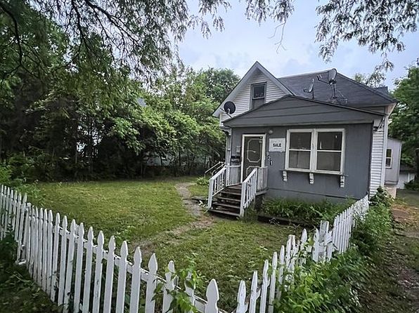921 Corbin St