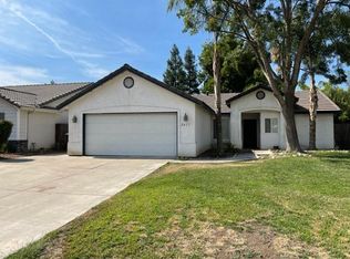 2417 E Harter Ct, Visalia, CA 93292