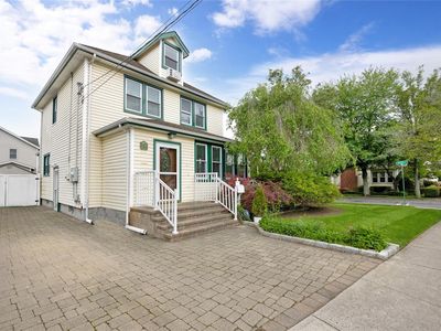 184 Prospect Street, Farmingdale, NY, 11735